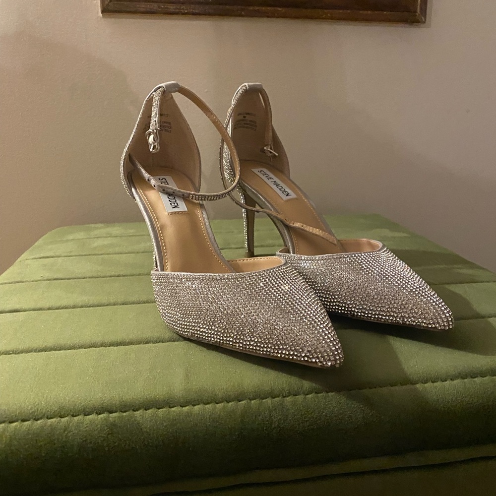 Steve Madden Twinkle Pump Embellished Sparkle Rhinestone